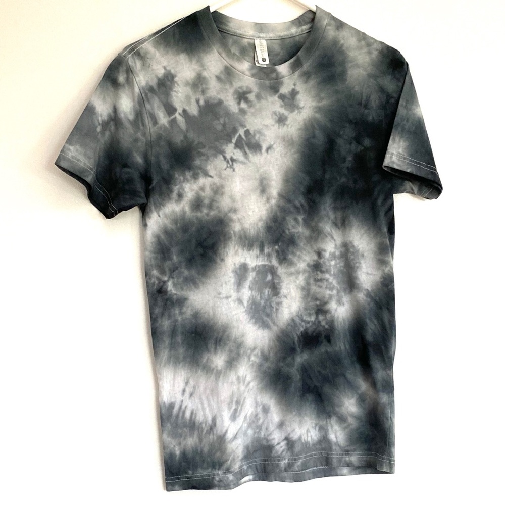 💫 Unisex - Black, Gray, White tie-dye shirt.